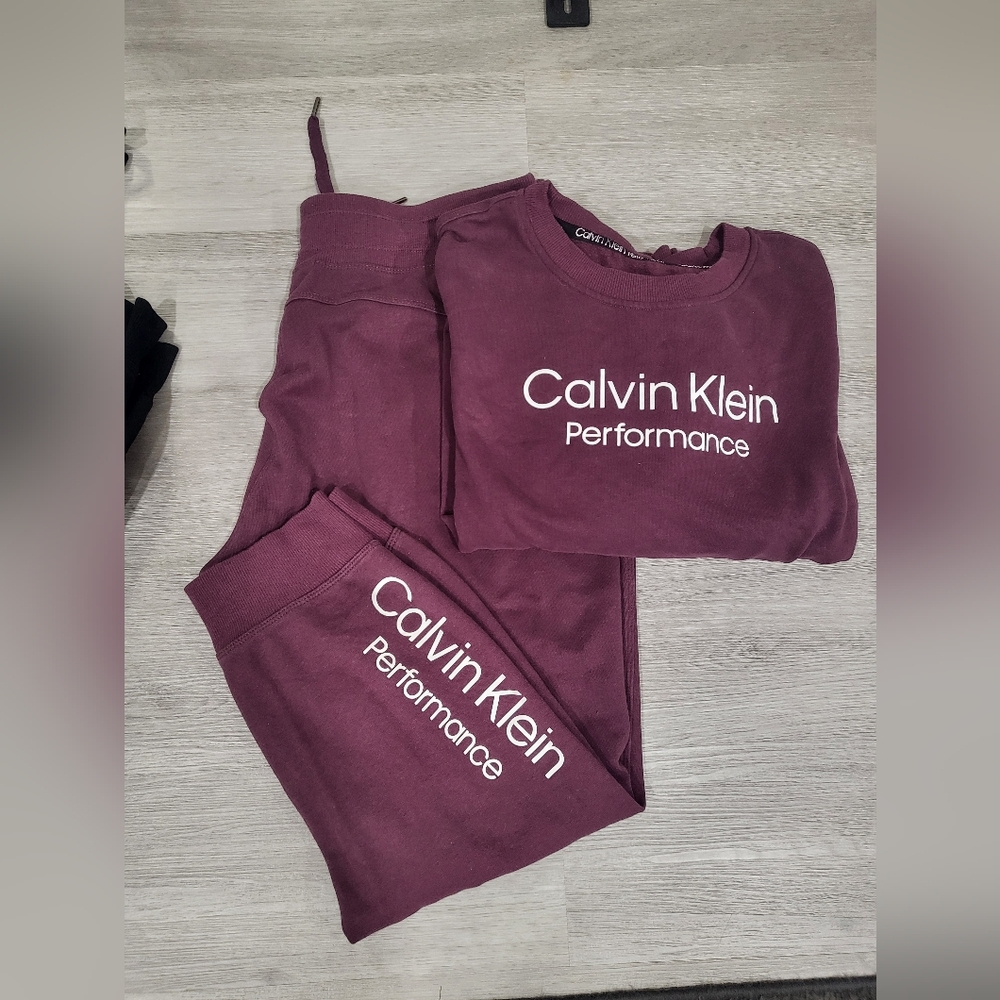 Calvin Klein Performance Wear in Rich Plum